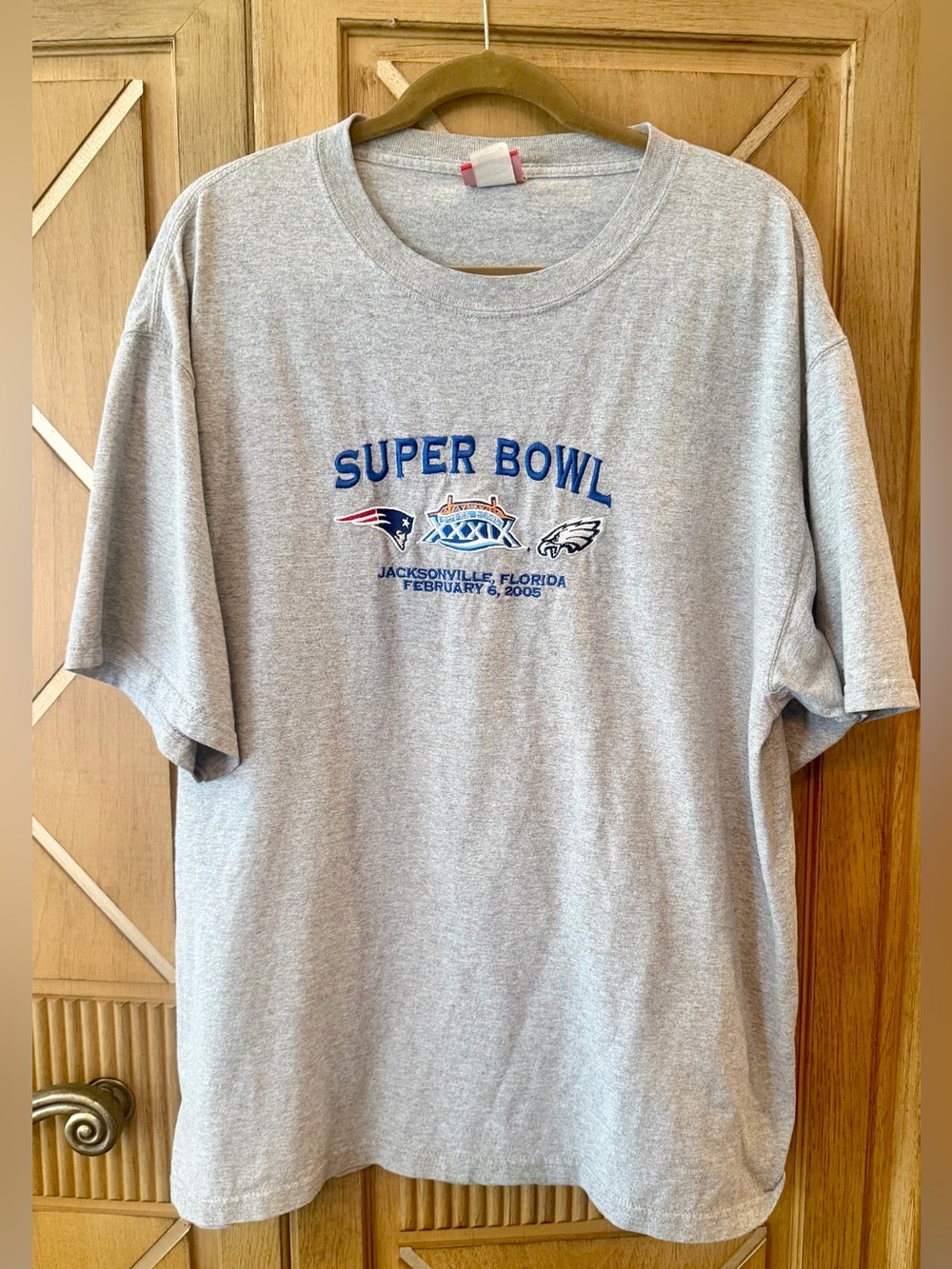 NFL Super Bowl Graphic Tee in Light Gray with Blue and Red Accent